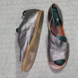 1State Women's Sz 11M Leather Celvin Slip On Flat Pewter Sandals